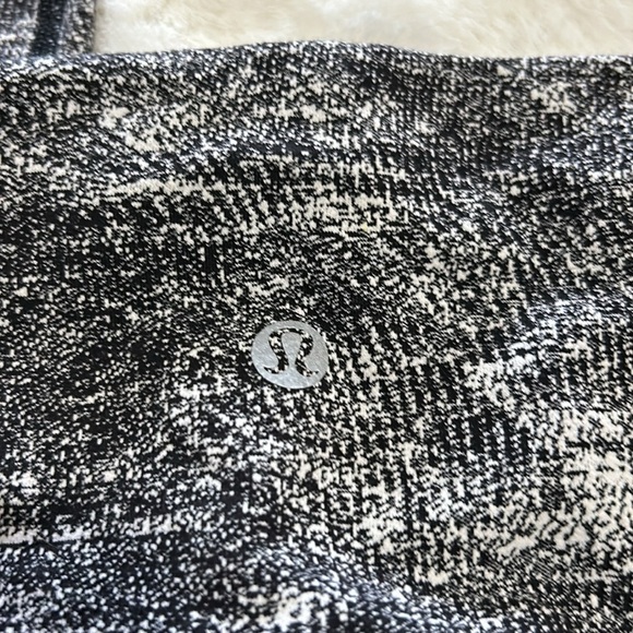 Lululemon Raw Edge Legging - Picture 8 of 10